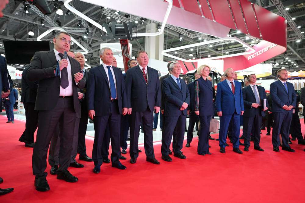 Участники выездного заседания Госдумы