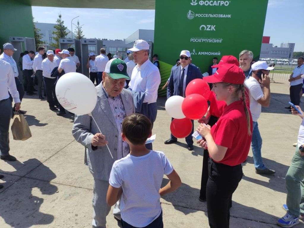 Стенд компании Ростсельмаш посетило большое количество гостей