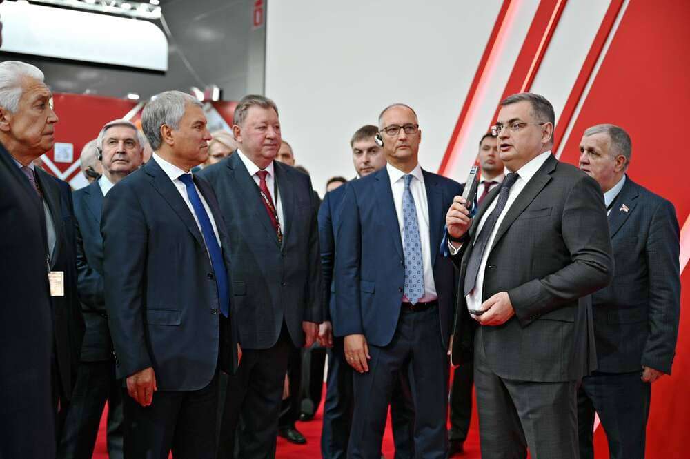 Встреча с депутатами ГД РФ на стенде Ростсельмаш